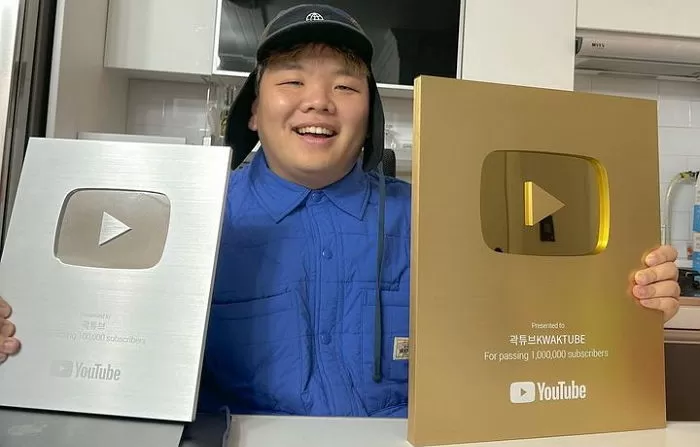 KwakTube de Youtuber N1 a... 1 KwakTube de influencer N1 a...