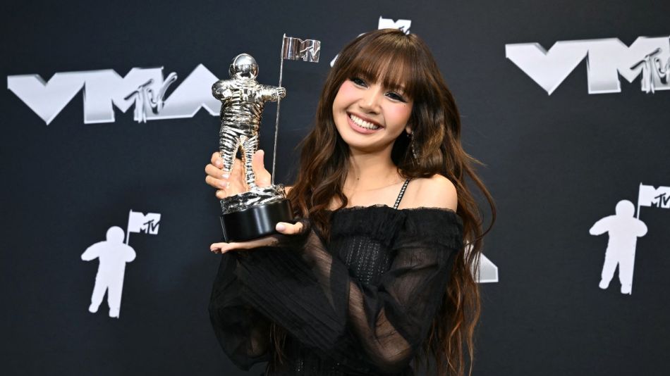 Últimas noticias del mundo del K-pop, entérate ahora 6 Lisa de Blackpink gana artista K-pop del año en los mtv