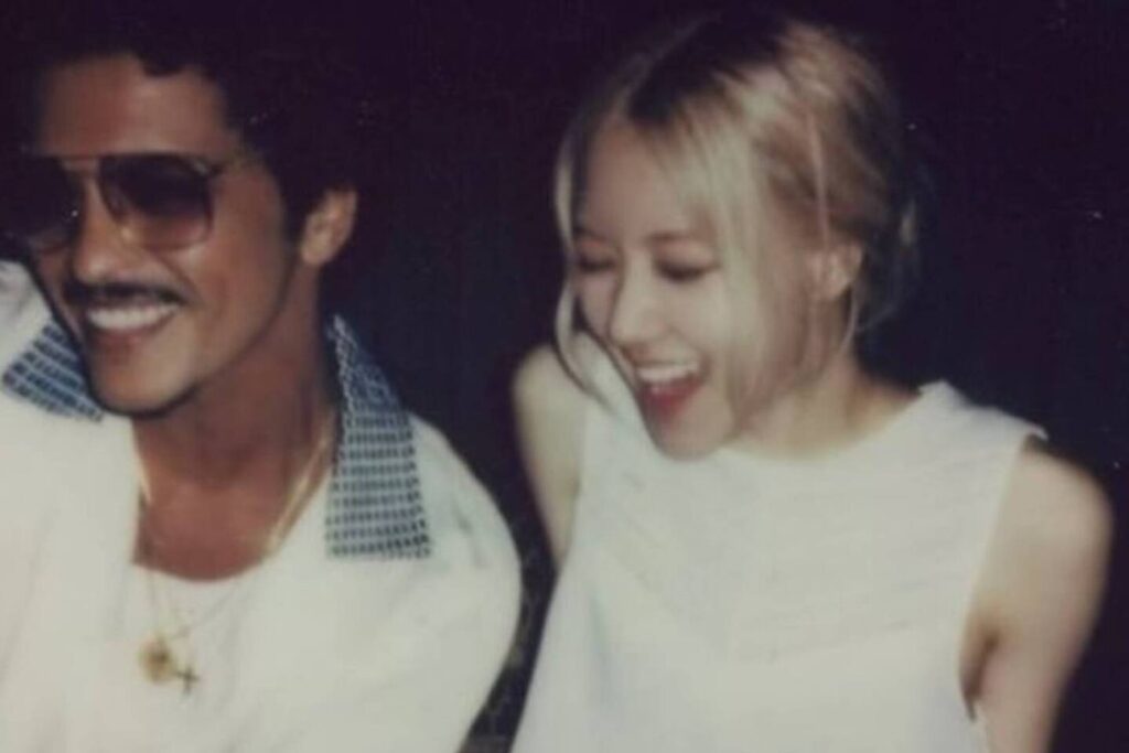 ¡Rosé y Bruno Mars nos llevan de fiesta con 'APT.'! 🍻🎶 3 Así nació Rosé Apt del APT juego coreano