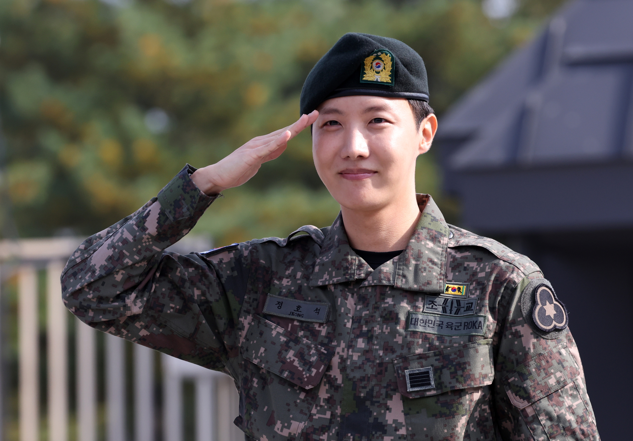 J-Hope finalizó su servicio militar