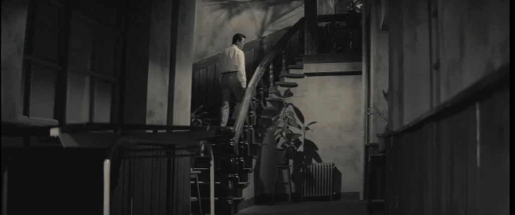 13 Películas de Terror Coreanas para ver en Halloween 8 Película de terror coreana la escalera del diablo