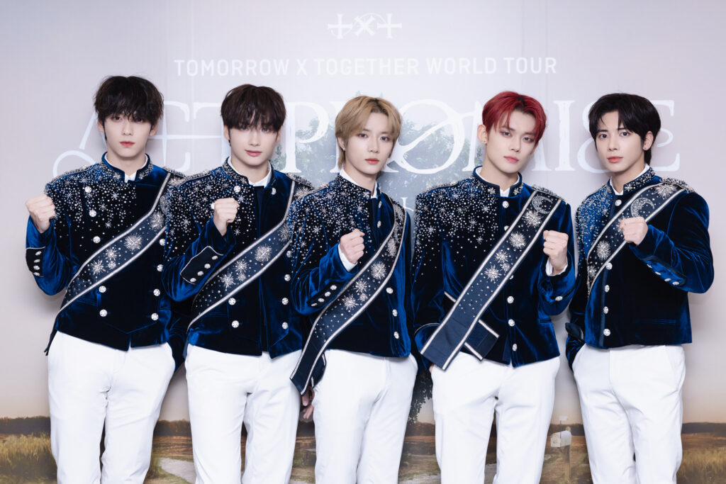 Tomorrow X Together Gira Mundial y Nuevo Album!! 2 El grupo de K-pop TXT en conferencia de prensa por su gira mundial y nuevo álbum