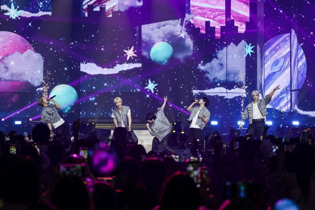 TXT Sorprende con la Renovación de Contrato con BigHit en pleno Show 2 TXT Promise tour