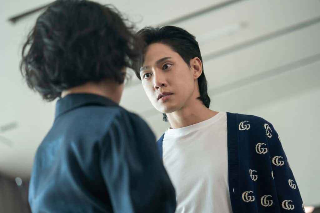 El "Efecto La Gloria": El K-drama que cambió la conversación sobre el bullying en Corea del Sur 4 El bulling en corea del sur se ven en la serie La Gloria