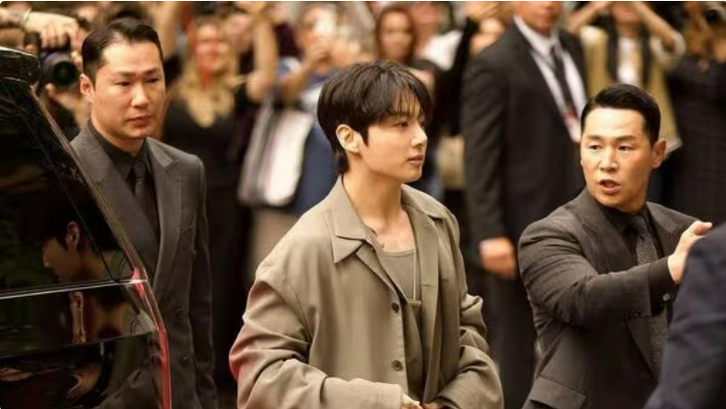 Captura de pantalla 2025-09-13 195107 jungkook new york fashion week