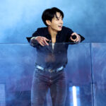 Jungkook, entraron a su casa