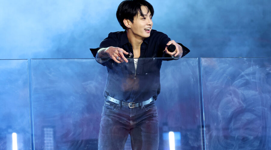 Jungkook, Arrestan a una Mujer tras Infiltrarse en el Estacionamiento de su Casa 1 Jungkook, entraron a su casa
