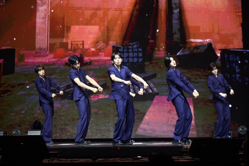 Lun8 lost c LUN8 K-pop