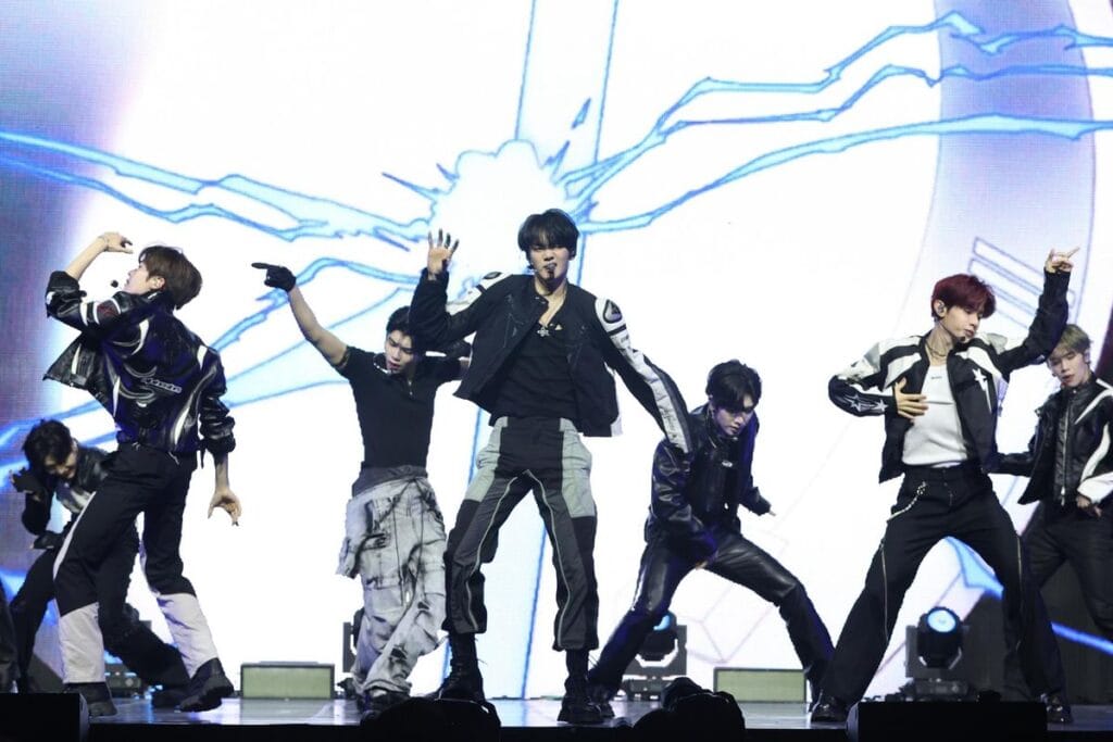 Zerobaseone kpop 0 Zerobaseone presentación de IKONIK never say never
