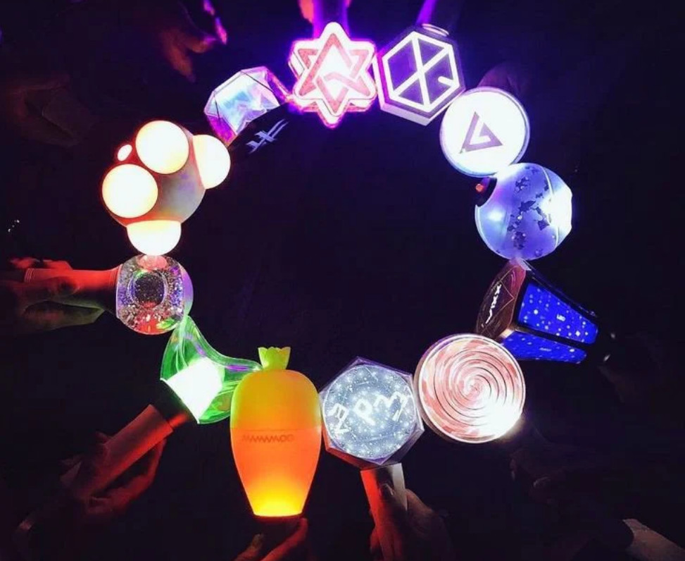 Captura de pantalla 2025-10-25 173848 Los K-pop lightsicks son un símbolo de pertenencia