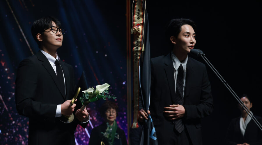 G-Dragon makes history and Seventeen is awarded: Meet the winners of the Korea Popular Culture and Arts Awards 2025 1 Seventeen en los Korea Popular Culture and Arts Awards 2025 los premios coreanos del ministerio de cultura