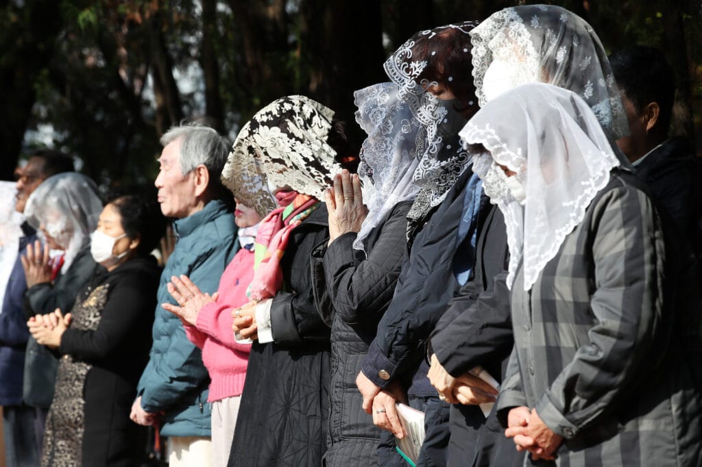 Familiares de los estuciantes en Corea por el examen csat