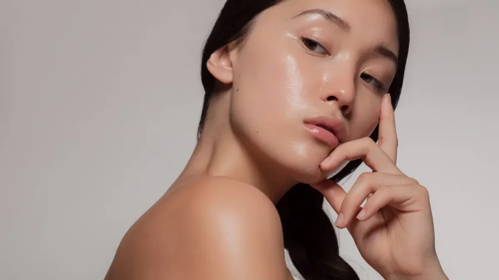 Del "Glass Skin" al ADN de Salmón: Las Tendencias K-Beauty que Dominan Seúl en 2025 1 K-beauty class skin 2025